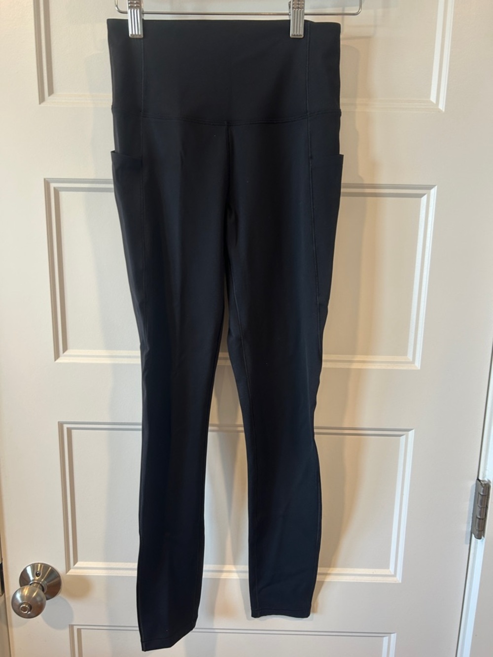 Arc'teryx Black Essent High-Rise 26” Leggings with Side Pockets